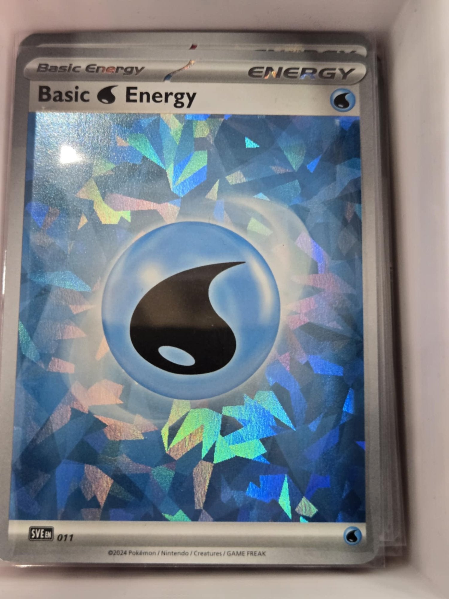 Image of Basic {W} Energy Scarlet and Violet Energy (SVE) #003